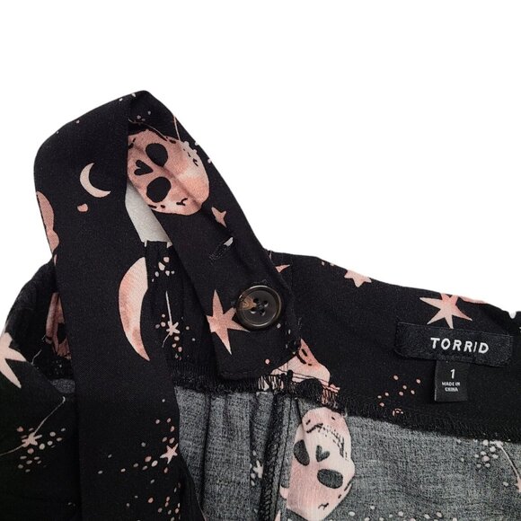 Torrid Womens Size 1 Mini Challis Skirtall Black Scull Print Gothic Grunge - Picture 7 of 9